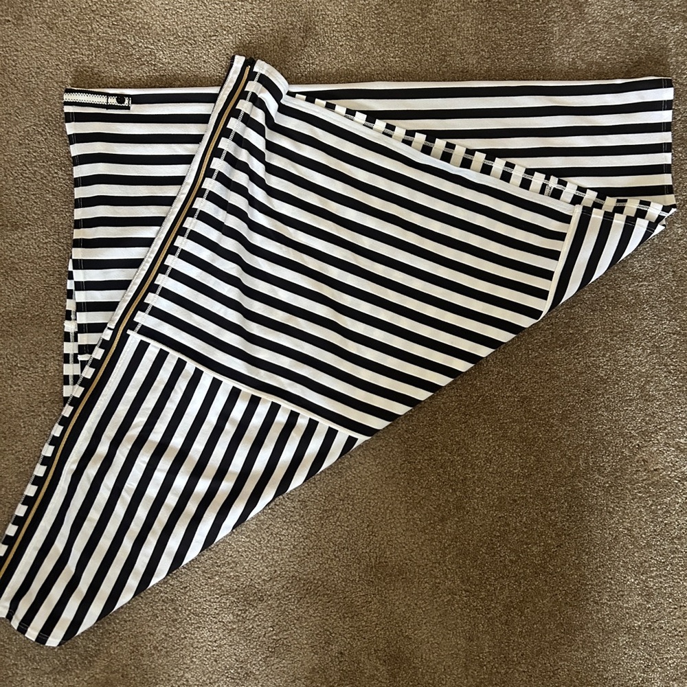 lululemon athletica Black and White Striped Scarf